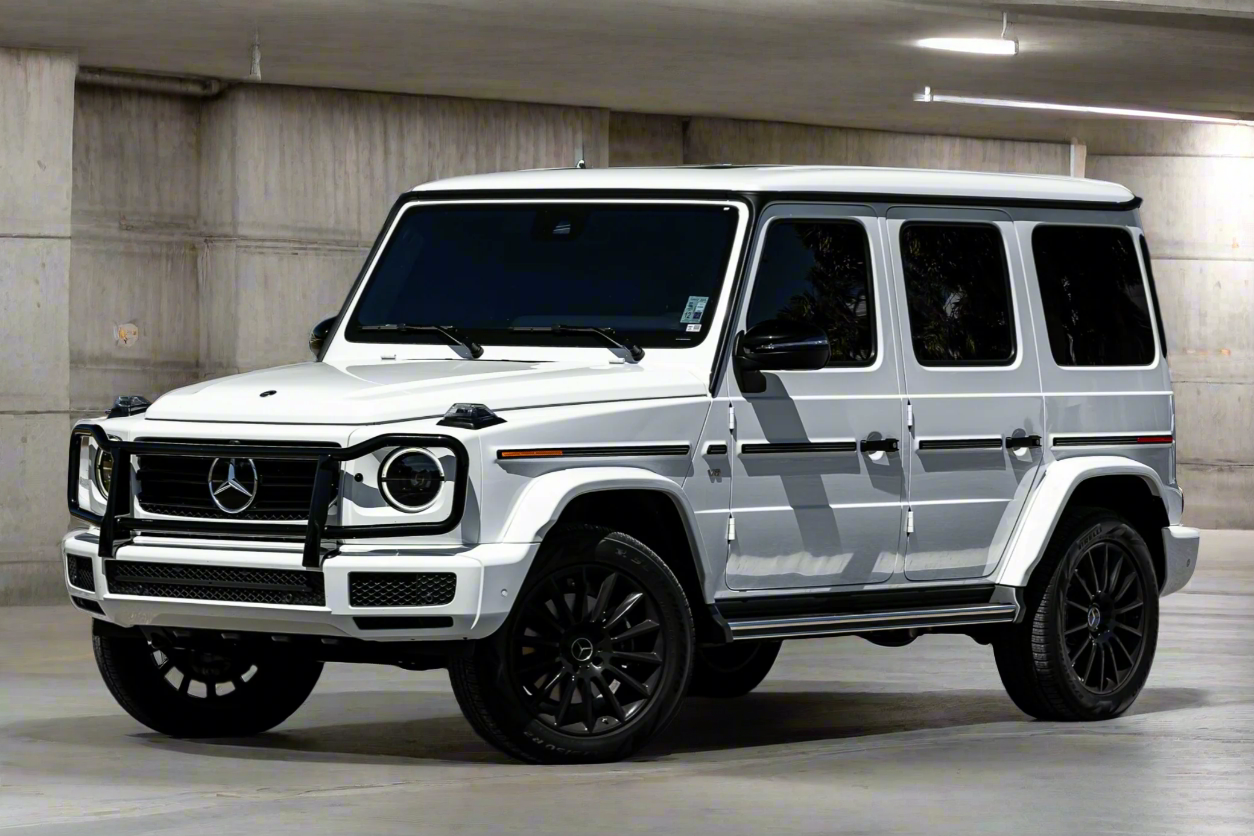 Mercedez Bens G 550 white