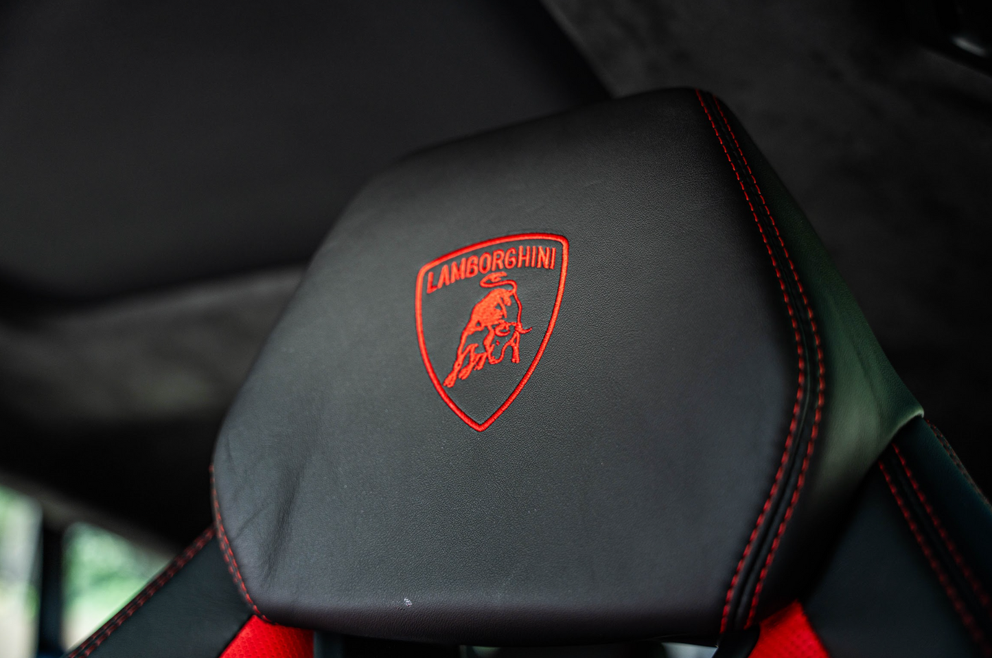 Lamborghini Urus Black