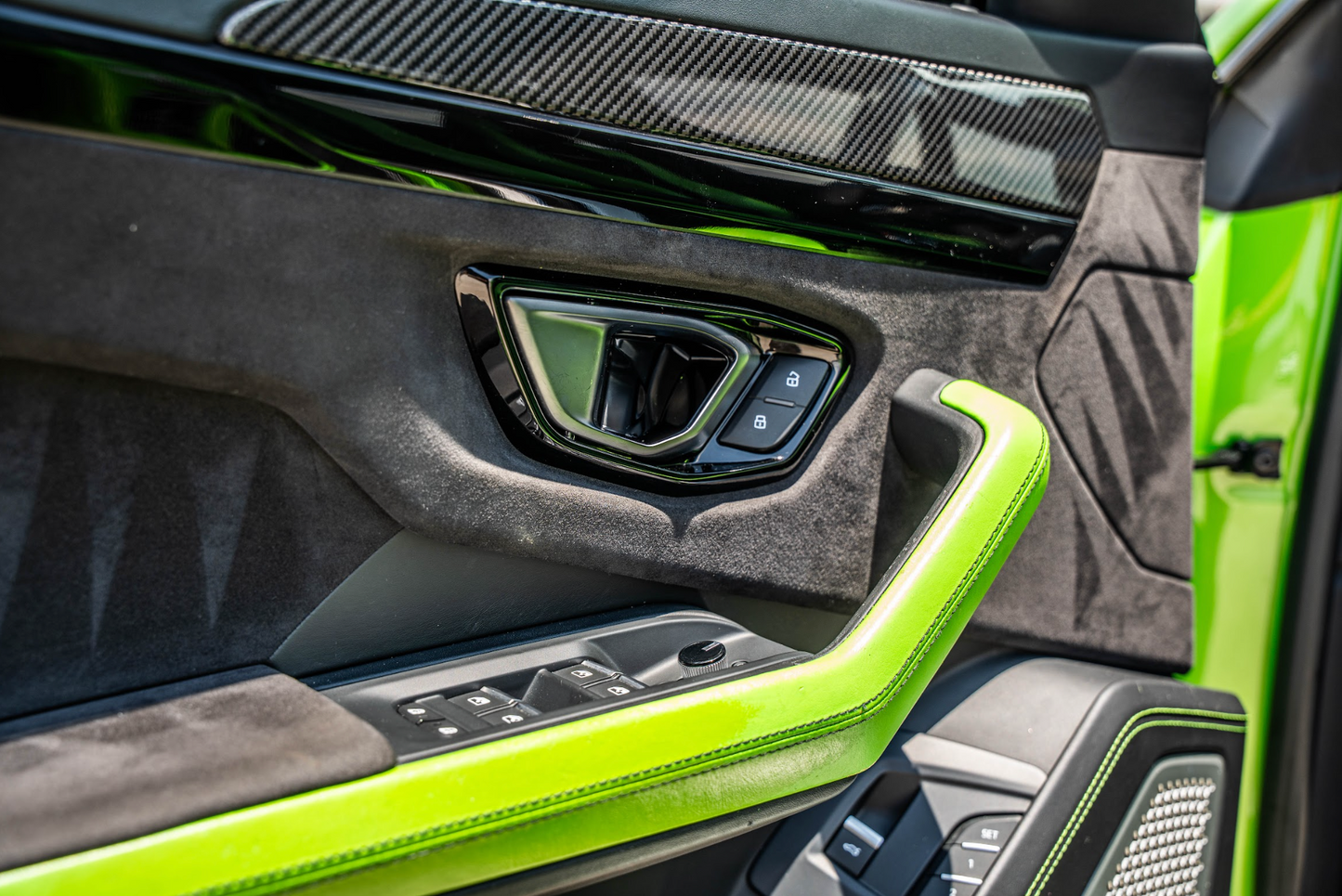 Lamborghini Urus Green